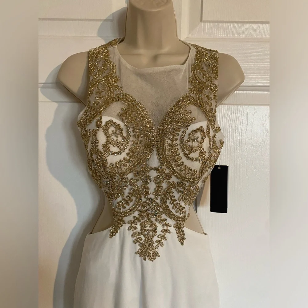 CITY STUDIO Back Sleeveless Full-Length Formal Fit + Flare Dress - Picture 2 of 3